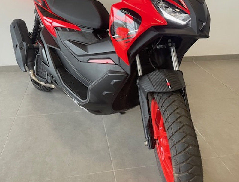 APRILIA SR GT 125 SPORT ABS E5+ / 453 KM / LEASING 59 EUROS *