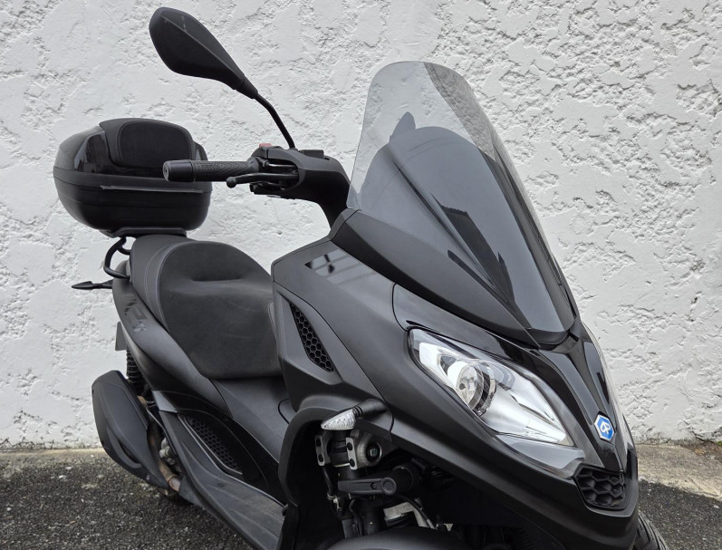 PIAGGIO MP3 300 HPE ABS ASR  DEEP BLACK EURO5