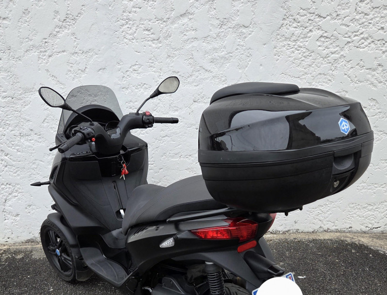 PIAGGIO MP3 300 HPE ABS ASR  DEEP BLACK EURO5