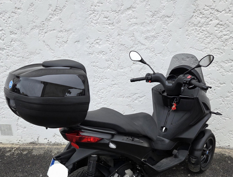 PIAGGIO MP3 300 HPE ABS ASR  DEEP BLACK EURO5