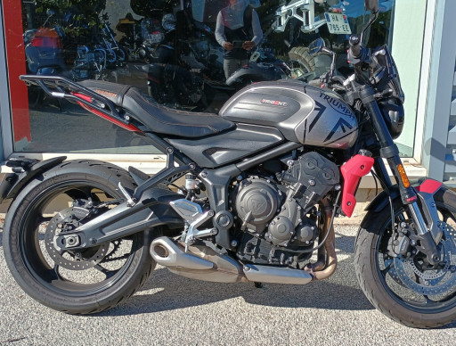 TRIUMPH TRIDENT 660
