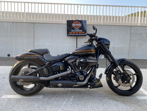 HARLEY-DAVIDSON SOFTAIL BREAKOUT 1800