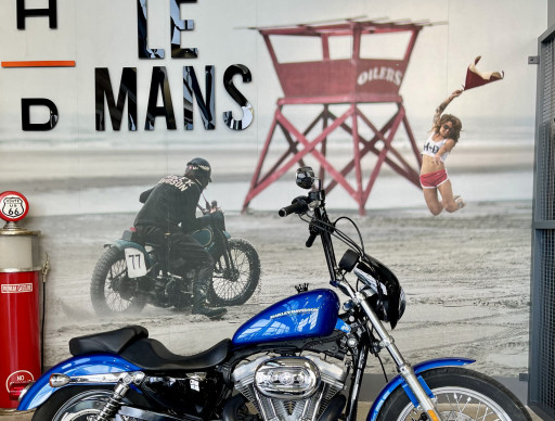 HARLEY-DAVIDSON SPORTSTER 883