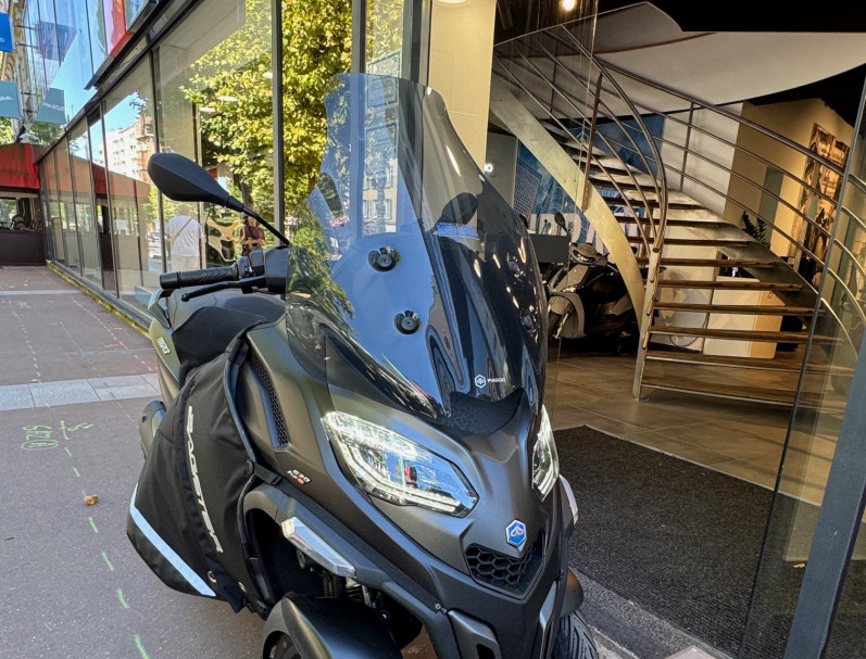 PIAGGIO MP3 530 HPE EXCLUSIVE