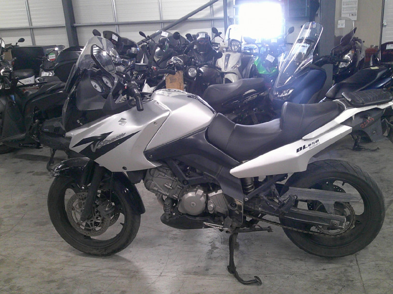 SUZUKI V-STROM 650 ACCIDENTE RSV N°22334