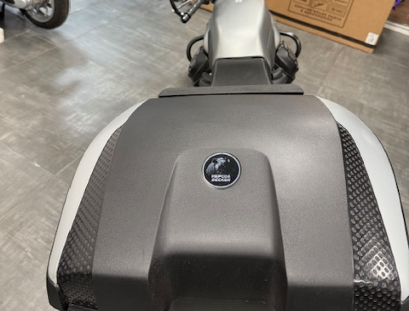 MOTO GUZZI V7 STONE III