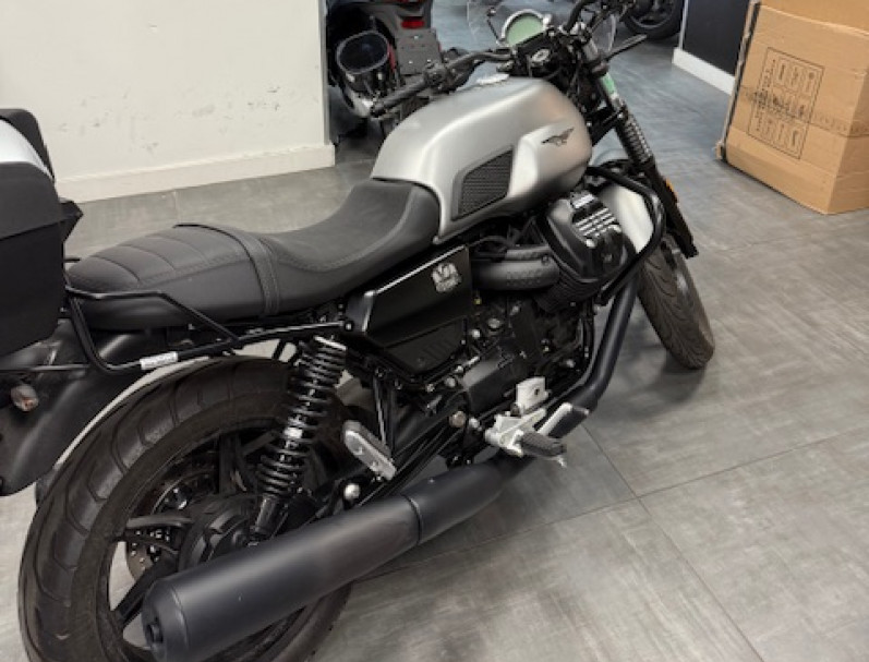 MOTO GUZZI V7 STONE III
