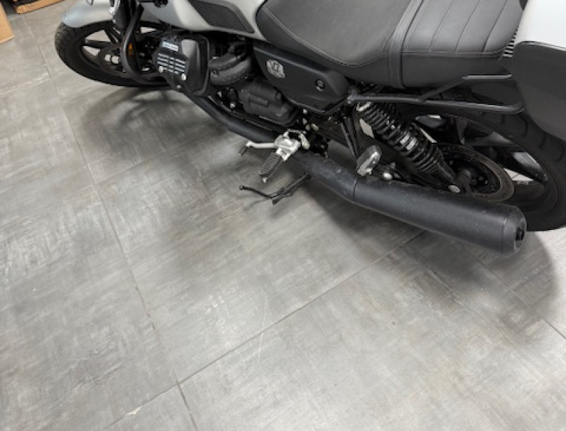 MOTO GUZZI V7 STONE III