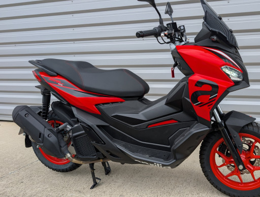 APRILIA SR 125 GT srgt 125 ETAT NEUF