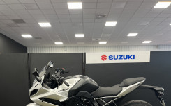 SUZUKI GSX-8R