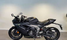 TRIUMPH 	DAYTONA 660