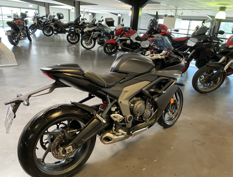 TRIUMPH 	DAYTONA 660