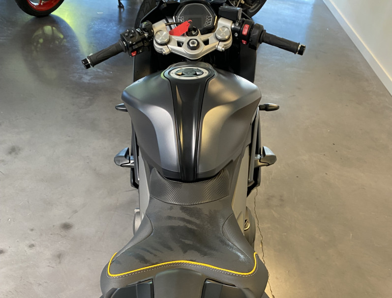 TRIUMPH 	DAYTONA 660