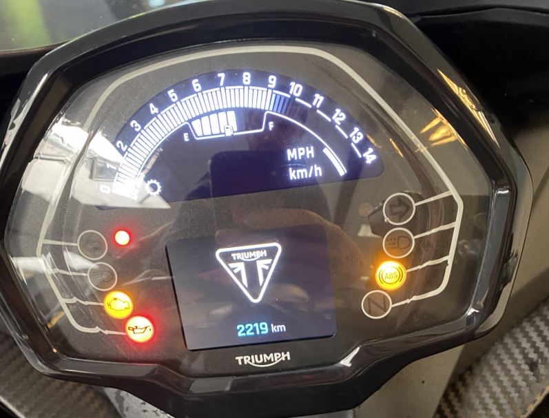 TRIUMPH 	DAYTONA 660