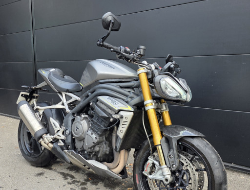 TRIUMPH SPEED TRIPLE 1200 RS
