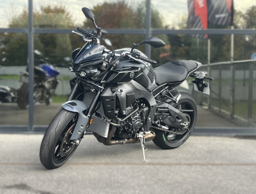 YAMAHA MT-10
