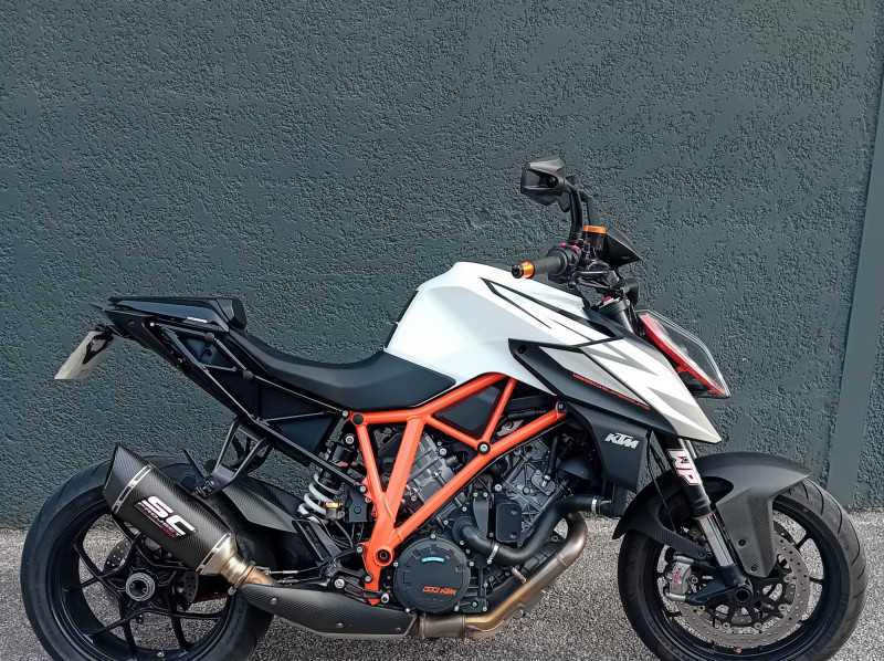 KTM 1290 SUPER DUKE R
