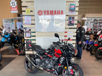 YAMAHA MT-10