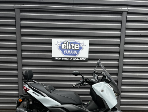 YAMAHA XMAX 300 TECH MAX +