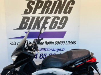 YAMAHA XMAX 125