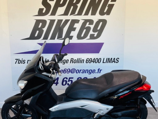 YAMAHA XMAX 125