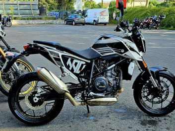 KTM DUKE 690