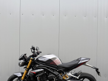 TRIUMPH SPEED TRIPLE 1200 RS