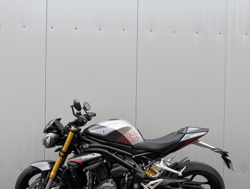 TRIUMPH SPEED TRIPLE 1200 RS