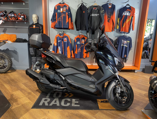 YAMAHA X-MAX 400