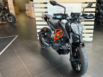 KTM DUKE 125 - Garantie 04/2026