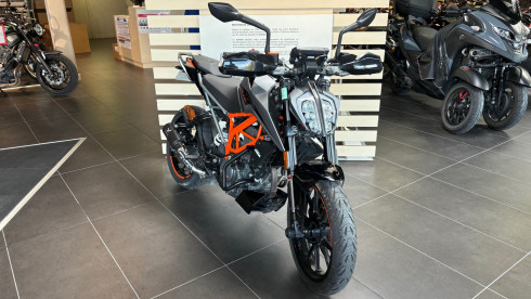 KTM DUKE 125 - Garantie 04/2026