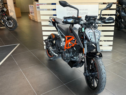 KTM DUKE 125 - Garantie 04/2026
