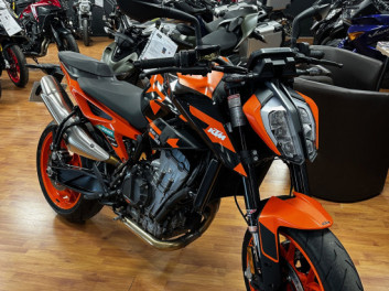 KTM 890 DUKE GP TRACK PACK