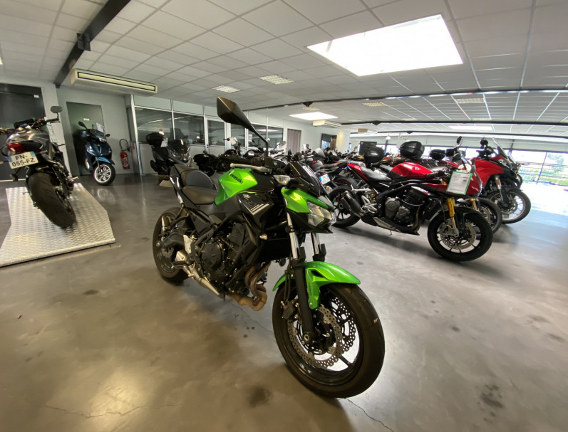 KAWASAKI Z650 