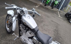 HARLEY-DAVIDSON SPORTSTER 883