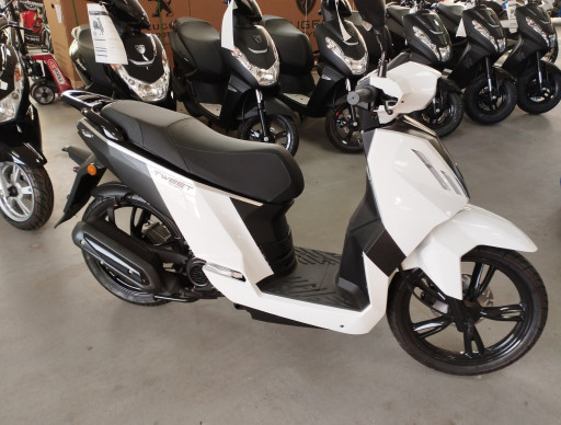 SCOOTER PEUGEOT TWEET 50