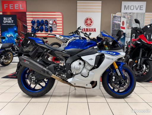 YAMAHA YZF 1000 R1 2015