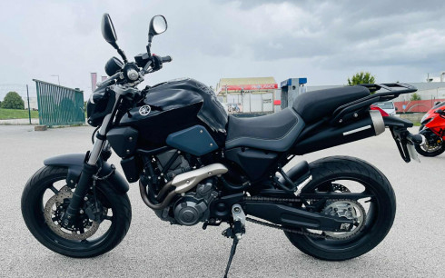 YAMAHA MT-03