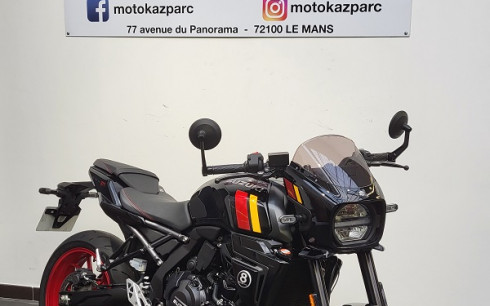 SUZUKI GSX 8 TT MODELE 2025 COMME NEUVE NEO RETRO
