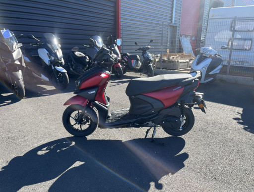YAMAHA RayZR 125