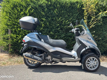 PIAGGIO MP3 400