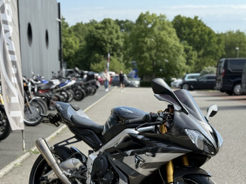 TRIUMPH DAYTONA 765 Moto 2