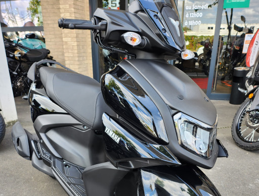 YAMAHA RayZR 125