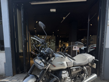 MOTO GUZZI V7 STONE