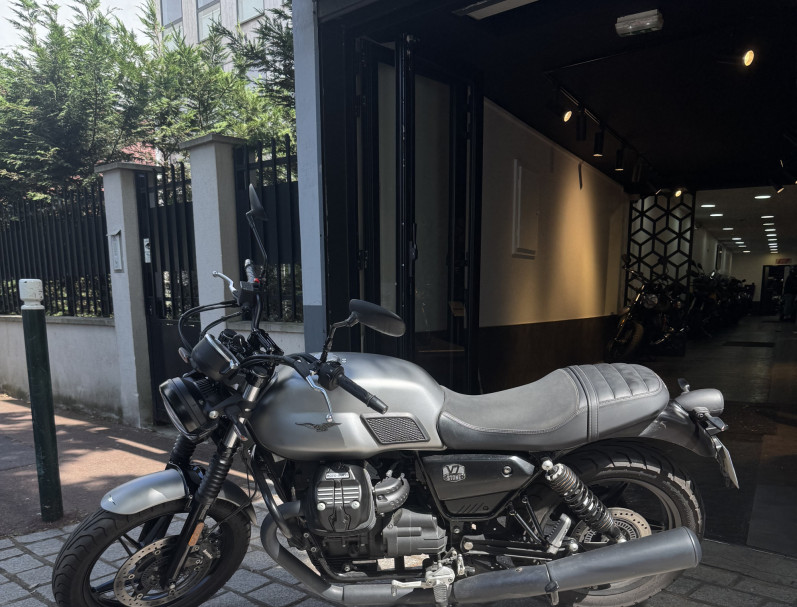 MOTO GUZZI V7 STONE