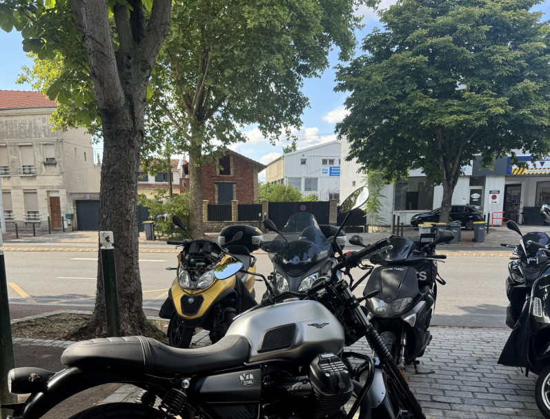MOTO GUZZI V7 STONE