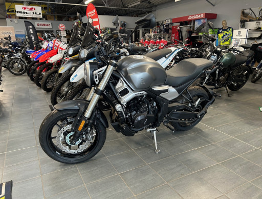 VOGE 500 AC neuf 
