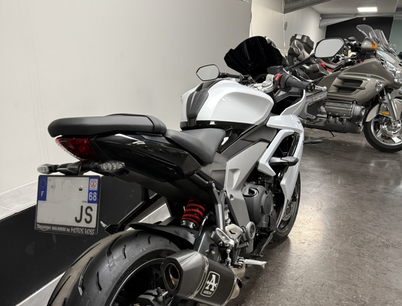 TRIUMPH 	DAYTONA 660 A2