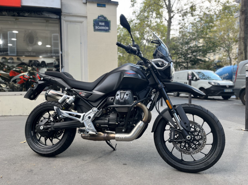 MOTO GUZZI V85 TT 850 STRADA - NOIR MAT - 1ER MAIN