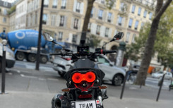 MOTO GUZZI V85 TT 850 STRADA - NOIR MAT - 1ER MAIN